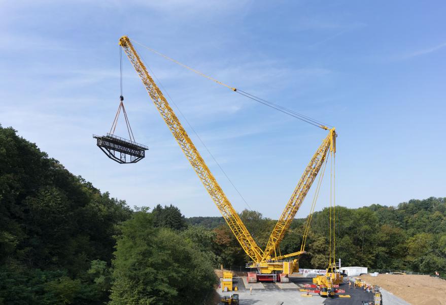 Wiesbauer completes all sorts of projects using a Liebherr crawler crane