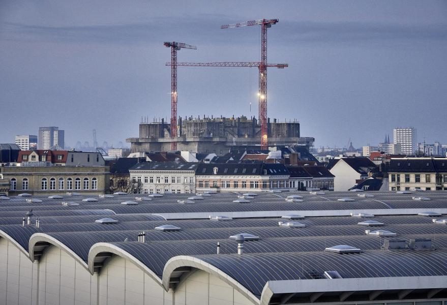 Four WOLFF cranes at work on Hamburg&rsquo;s Flak Tower Bunker 