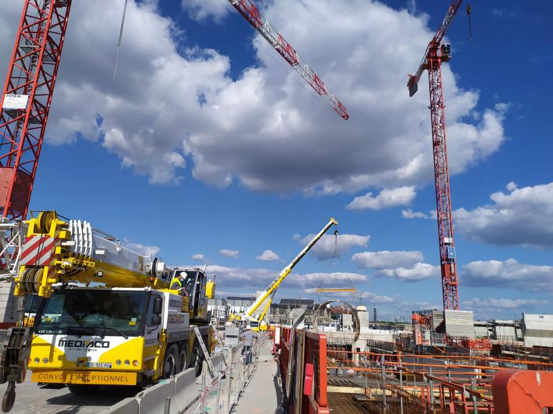AMCS technologies manage the anti-collision between tower and mobile cranes 