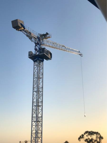 CTLH 192-12 tower crane at work in Sidney